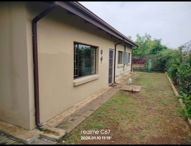 2 bed property to rent in HIGHBURY